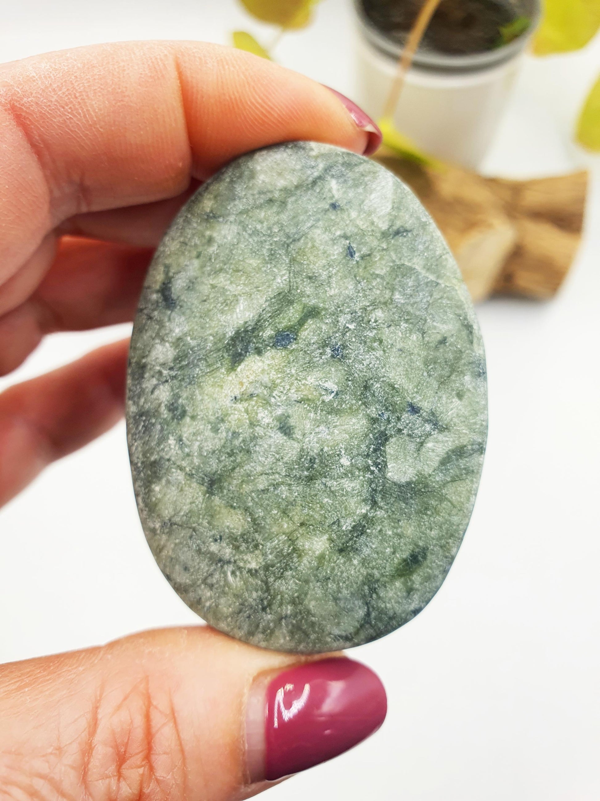 Green Jade Palm / Green Jade Palm Stone / Pocket Stone / Jade Meditation Palm - 80g