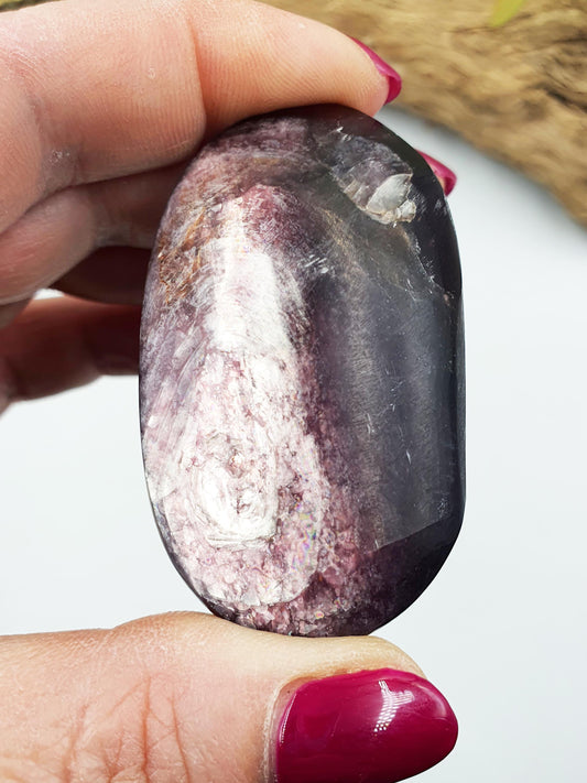 Flashy Purple Mica Palm / Purple Mica Palm Stone / Lepidolite Palm / Meditation Palm / Reiki Crystal Palm - 70g