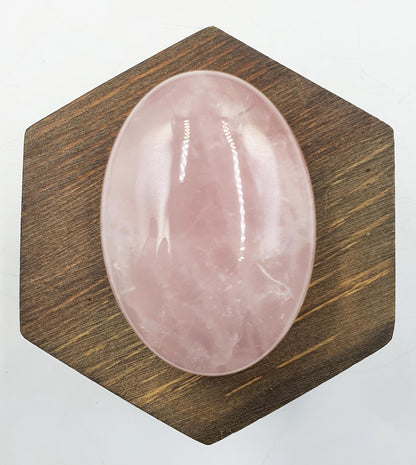 Beautiful Rose Quartz Palm with sparkly flashes / Rose Quartz Palm Stone / Meditation Crystal / Reiki Crystal Palm - 105g