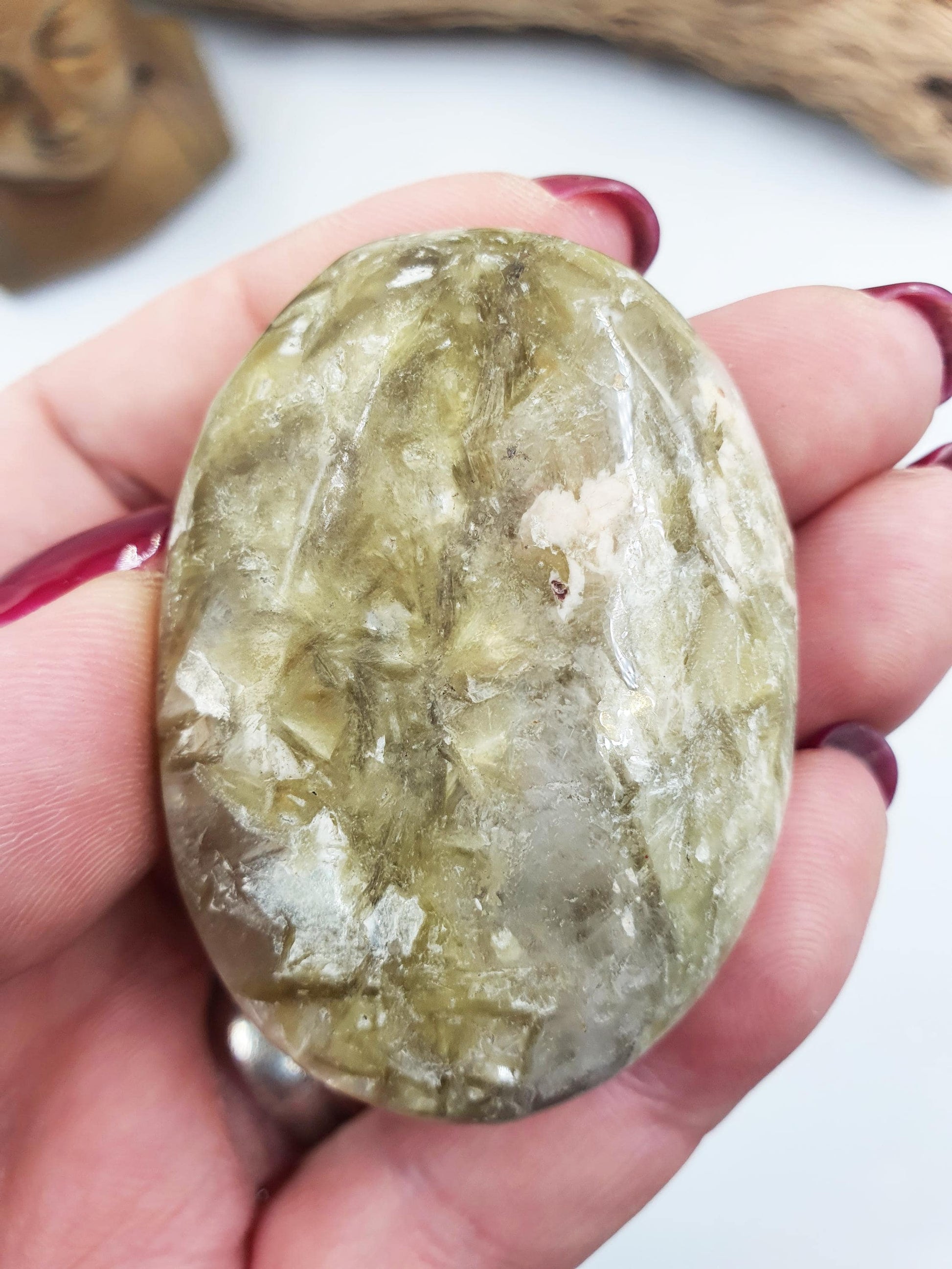 Muscovite (Golden Mica) Palm / Muscovite (Golden Mica) Palmstone / Golden Lepidolite Palm / Meditation Palm - 62g