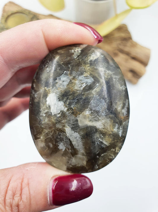 Muscovite (Golden Mica) Palm / Muscovite (Golden Mica) Palmstone / Golden Lepidolite Palm / Meditation Palm - 90g