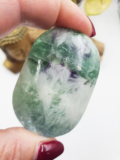 Flashy Feather Fluorite Palm / Feather Fluorite Palm Stone / Fluorite Palmstone / Meditation Palm - 75g