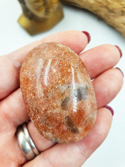 High Grade Super Flashy Sunstone Palm / Sunstone Palm Stone / Sunstone Palm / Meditation Palm / Reiki Crystal Palm - 40g