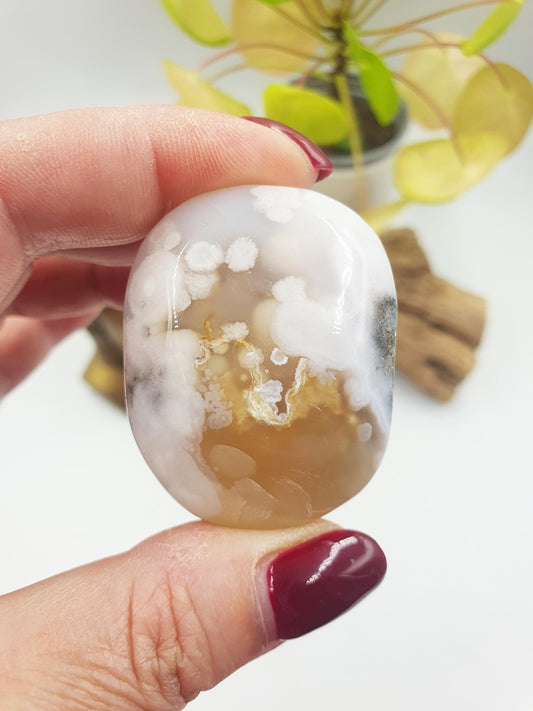 Cute Little Flower Agate Palm / Sakura Palm / Sakura Palm Stone / Flower Agate Palm Stone / Healing Palmstone / Meditation Palm - 62g