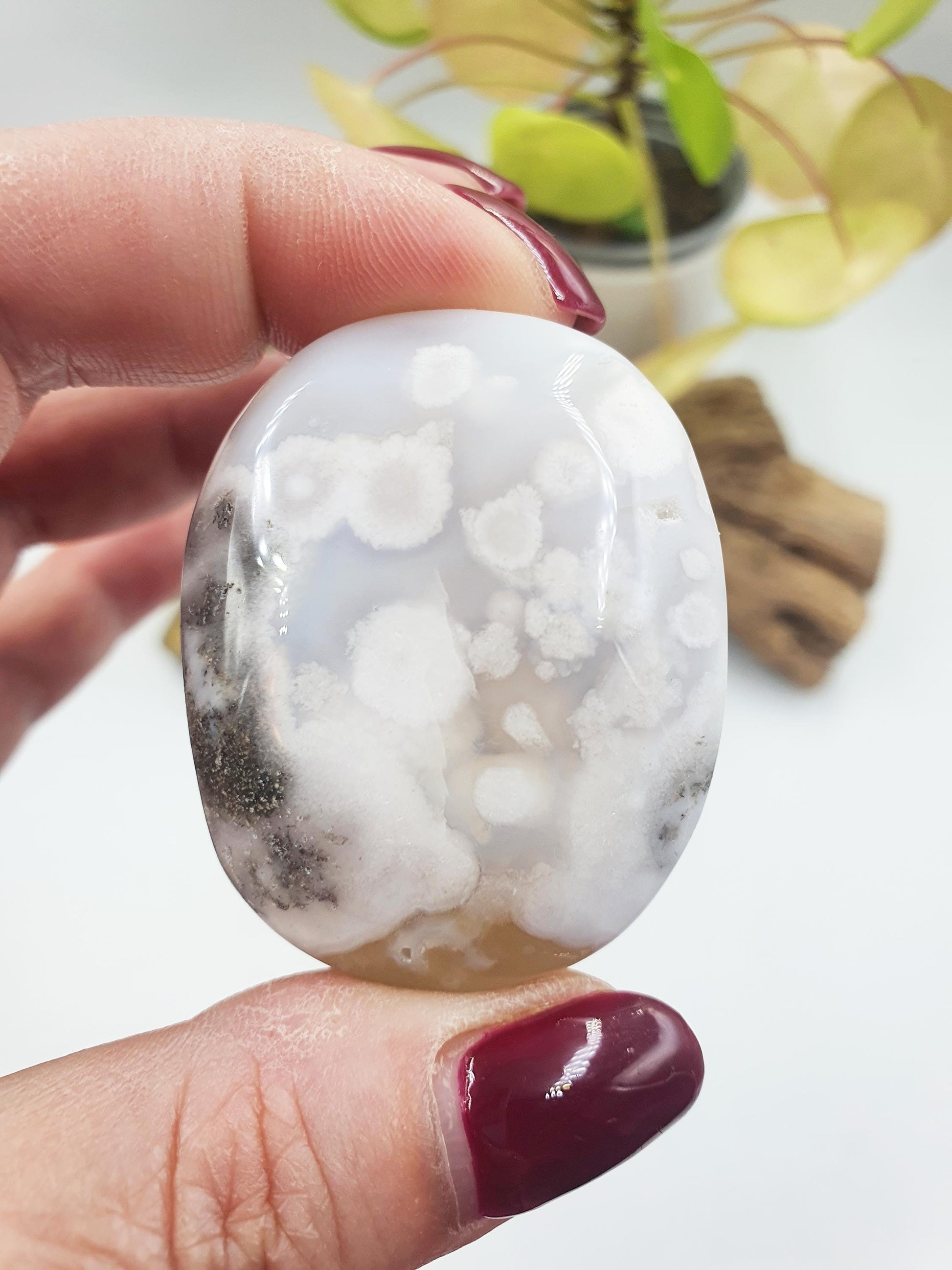 Cute Little Flower Agate Palm / Sakura Palm / Sakura Palm Stone / Flower Agate Palm Stone / Healing Palmstone / Meditation Palm - 62g