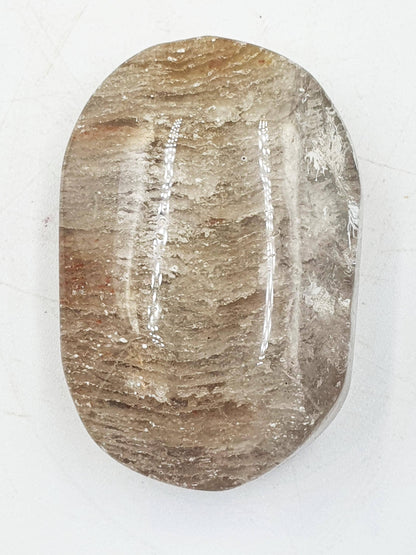 High Grade Sparkly Thousand Layer Palm with rainbow - Thousand Layer (Lodolite) Palm Stone / Meditation Palm / Reiki Crystal Palm - 40g