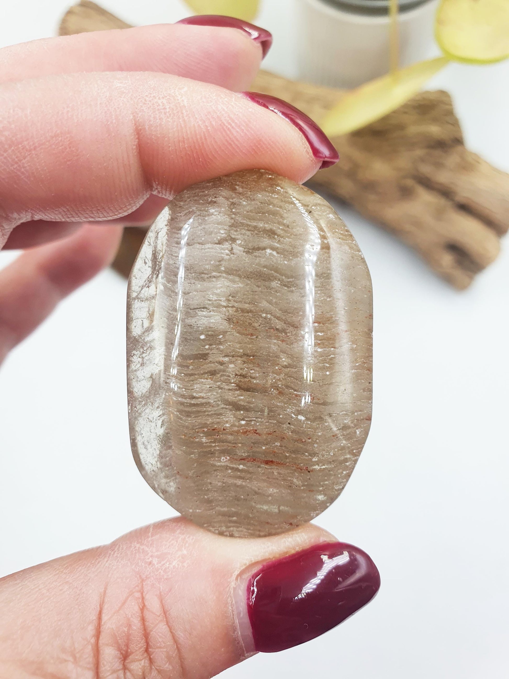 High Grade Sparkly Thousand Layer Palm with rainbow - Thousand Layer (Lodolite) Palm Stone / Meditation Palm / Reiki Crystal Palm - 40g
