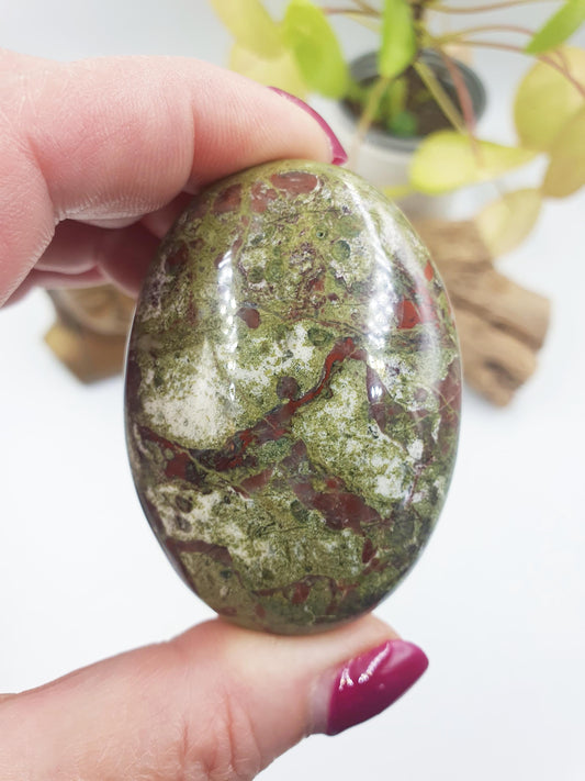 Large Dragon's Blood Palm / Dragon Blood Palm Stone / Dragon Blood Meditation Palm / Reiki Crystal Palm - 125g