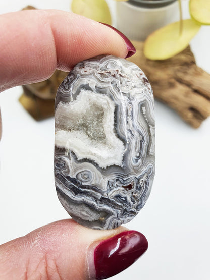 Stunning Mexican Crazy Lace Agate Palm / Crazy Lace Agate Palm Stone / Drusy Agate Palm / Meditation Palm - 35g
