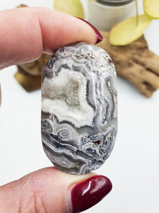 Stunning Mexican Crazy Lace Agate Palm / Crazy Lace Agate Palm Stone / Drusy Agate Palm / Meditation Palm - 35g