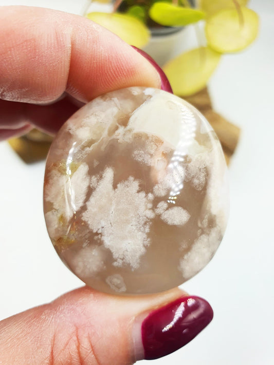 Beautiful Flower Agate Palm / Sakura Palm / Sakura Palm Stone / High Grade Flower Agate Palm Stone / Meditation Palm - 55g