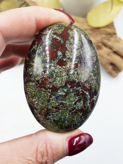 Dragon's Blood Palm / Dragon Blood Palm Stone / Dragon Blood Meditation Palm / Reiki Crystal Palm - 120g