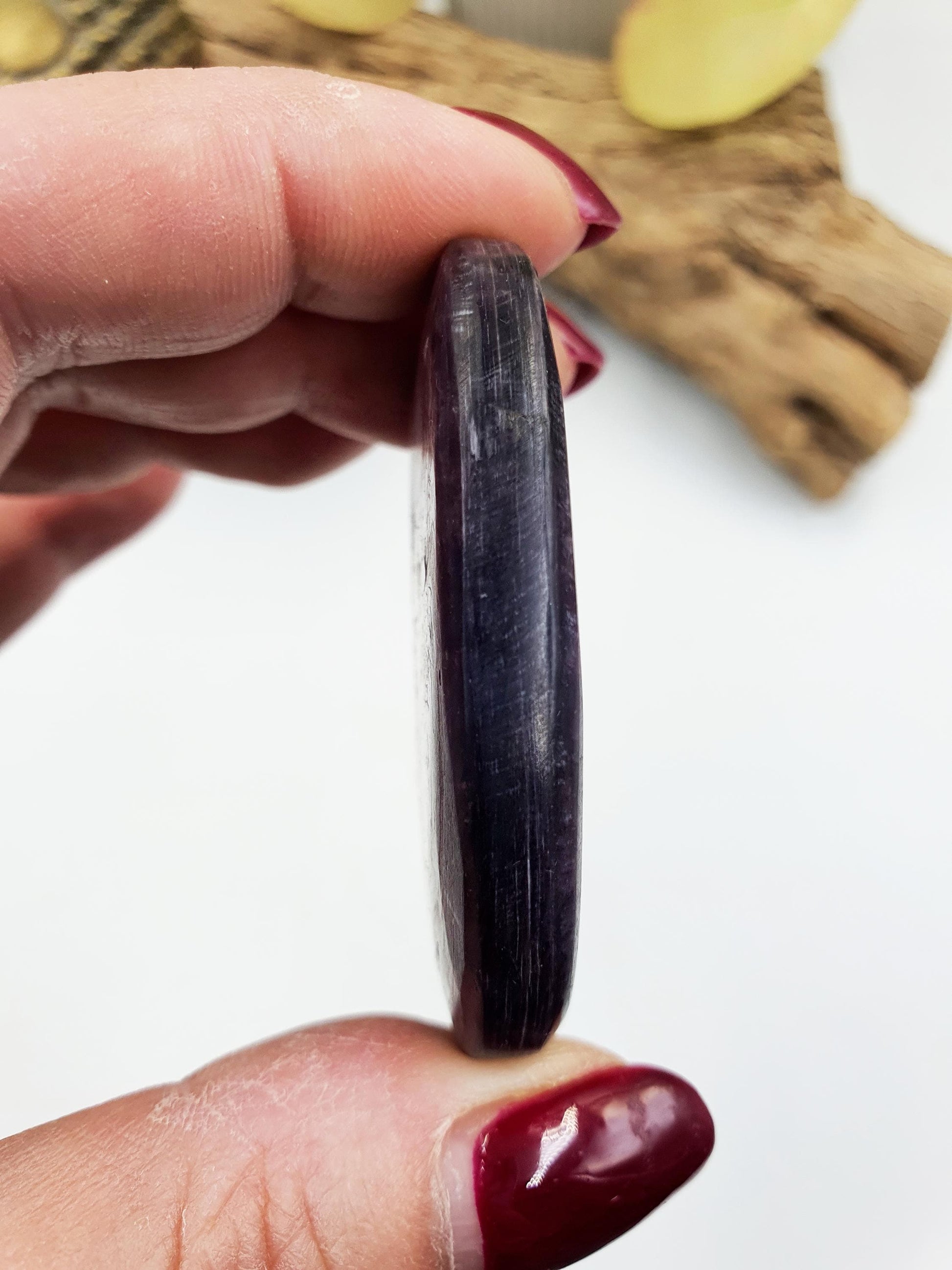 Incredible Purple Mica Palm / Purple Mica Palm Stone / Lepidolite Palm / Meditation Palm / Reiki Crystal Palm - 35g
