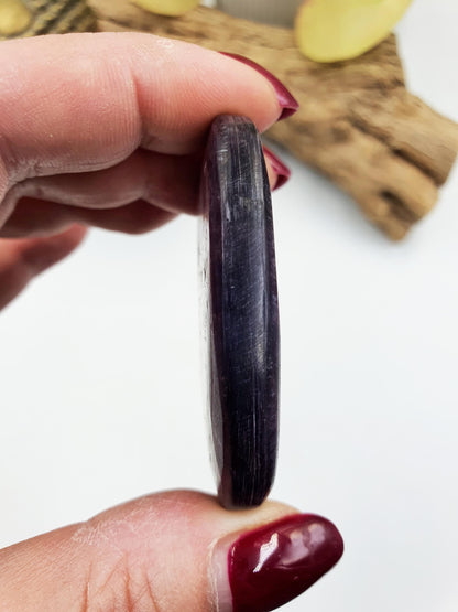 Incredible Purple Mica Palm / Purple Mica Palm Stone / Lepidolite Palm / Meditation Palm / Reiki Crystal Palm - 35g