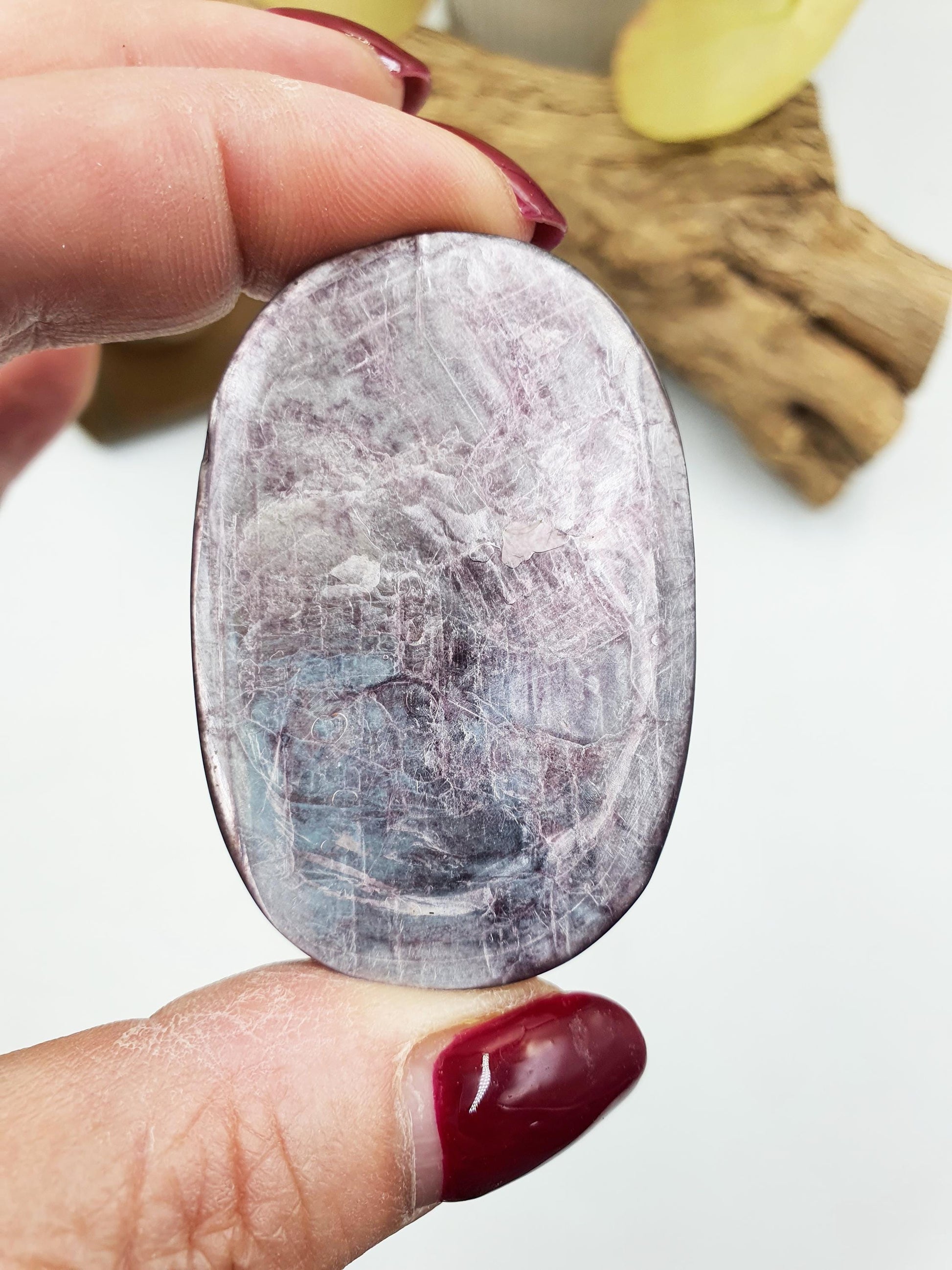 Incredible Purple Mica Palm / Purple Mica Palm Stone / Lepidolite Palm / Meditation Palm / Reiki Crystal Palm - 35g