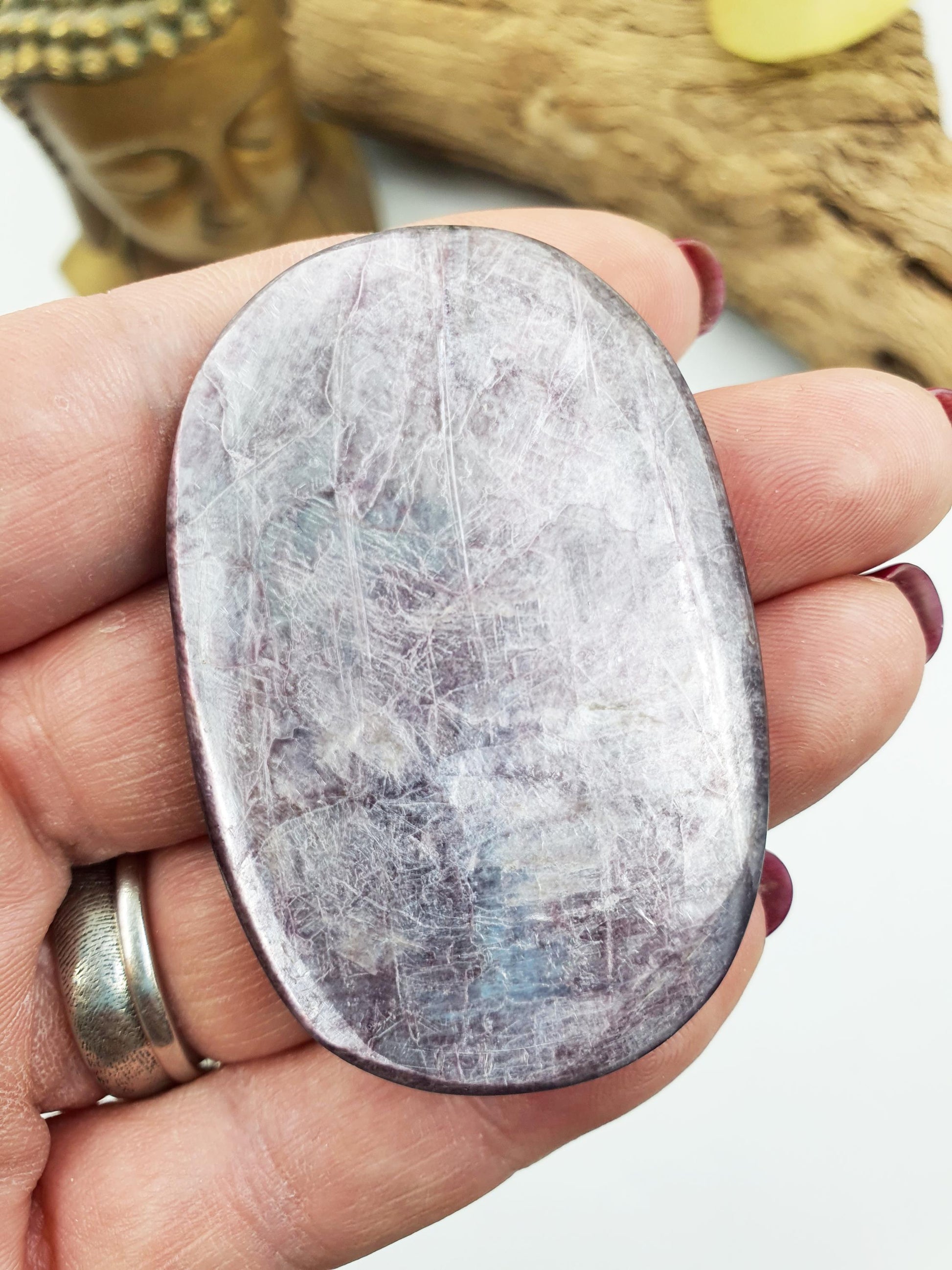 Incredible Purple Mica Palm / Purple Mica Palm Stone / Lepidolite Palm / Meditation Palm / Reiki Crystal Palm - 35g