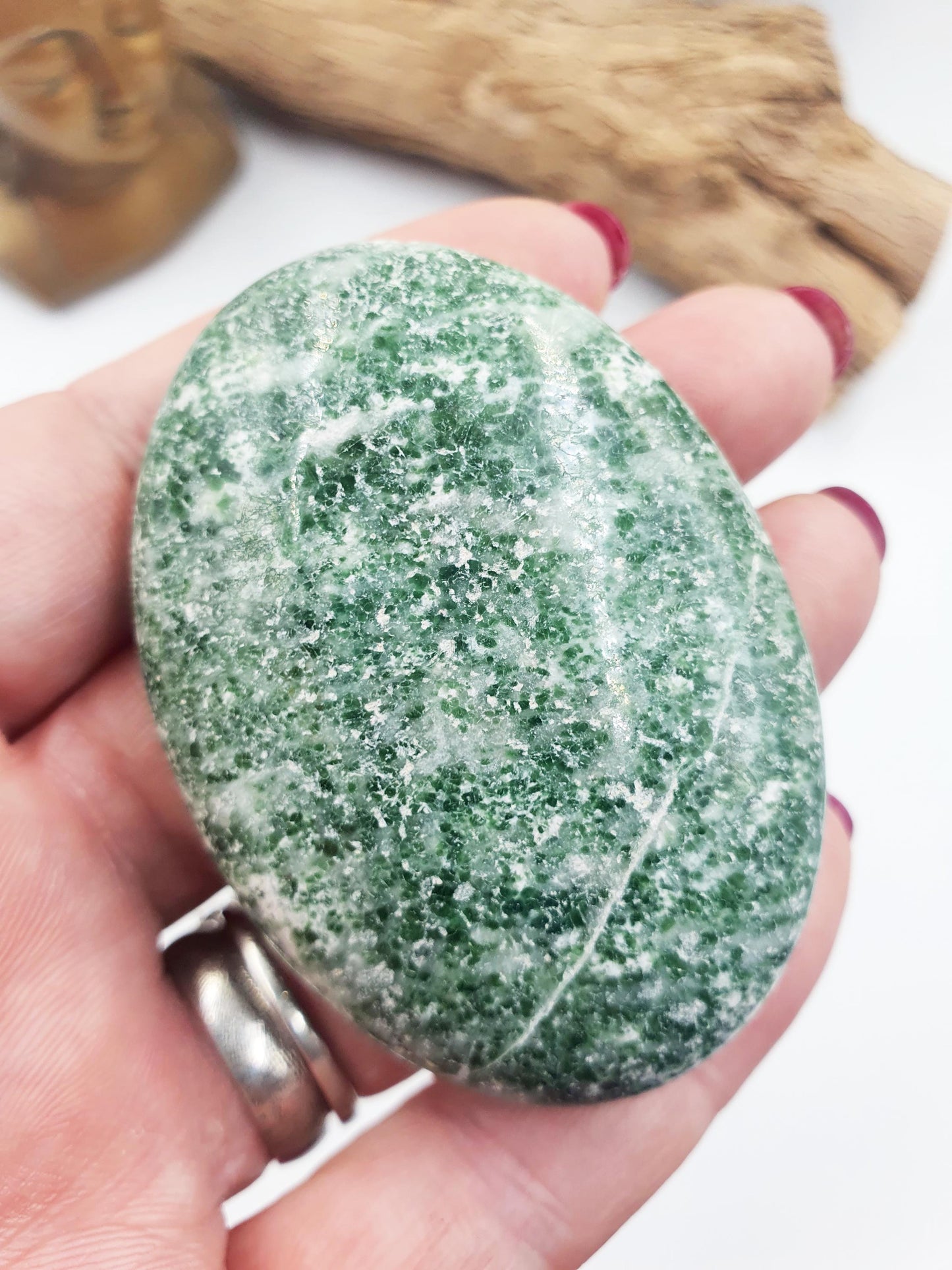 Tree Agate Palm / Tree Agate Palm Stone / Grass Agate Palm / Reiki Crystal Palm / Meditation Palm - 105g