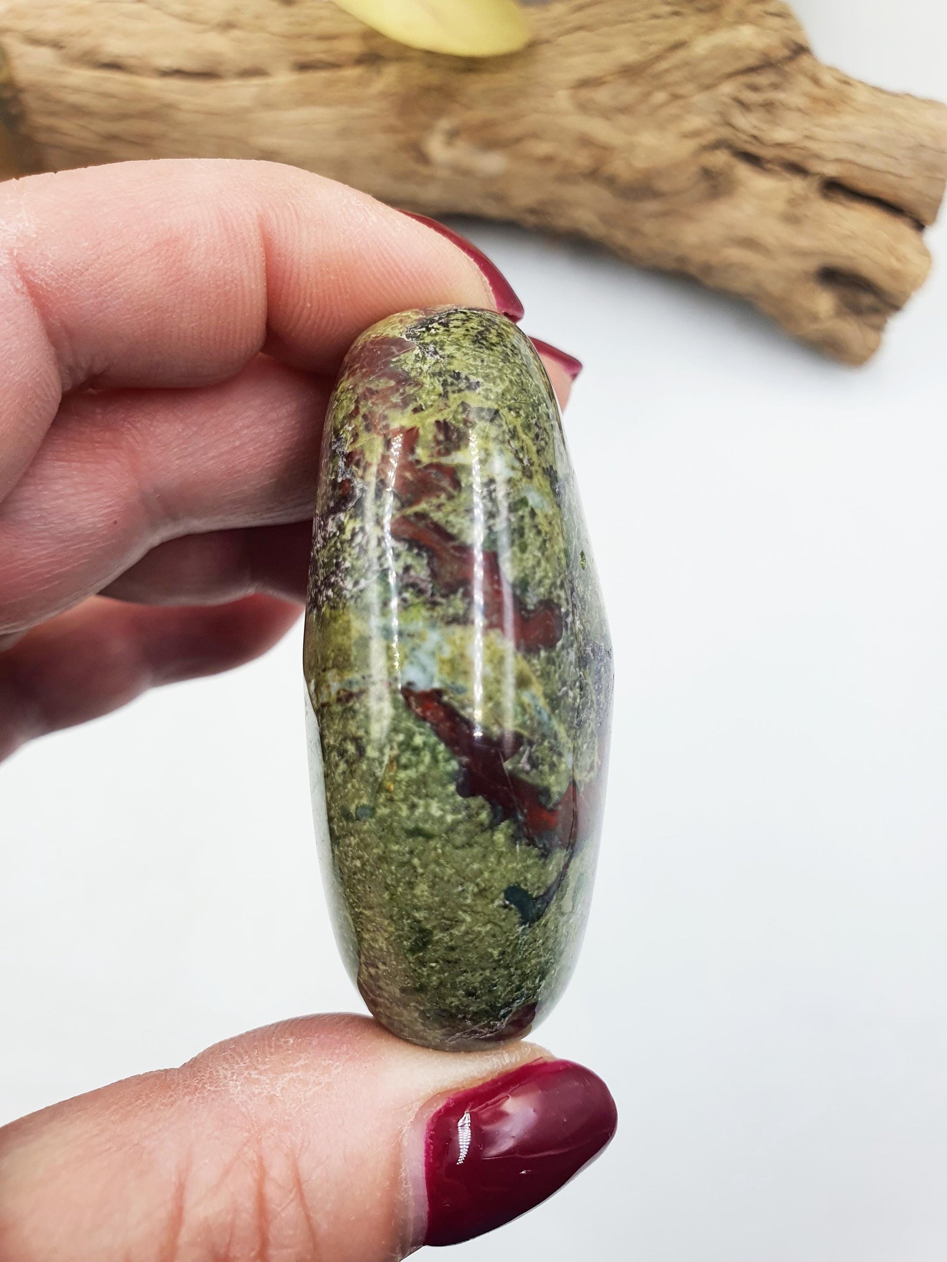 Dragon's Blood Palm / Dragon Blood Palm Stone / Dragon Blood Meditation Palm / Reiki Crystal Palm - 115g