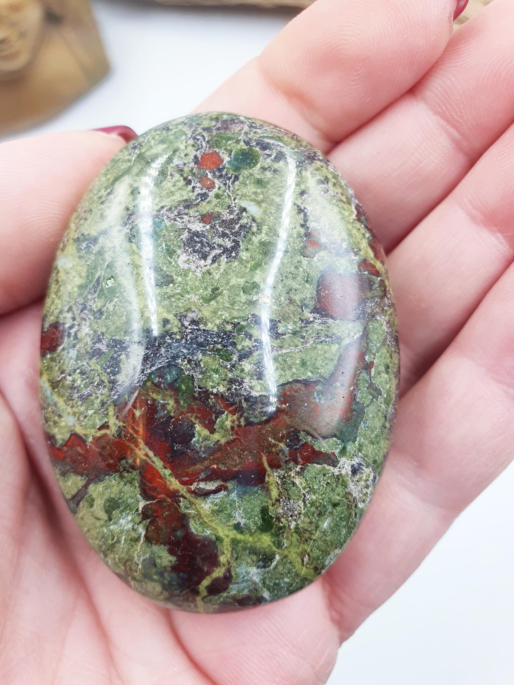 Dragon's Blood Palm / Dragon Blood Palm Stone / Dragon Blood Meditation Palm / Reiki Crystal Palm - 115g