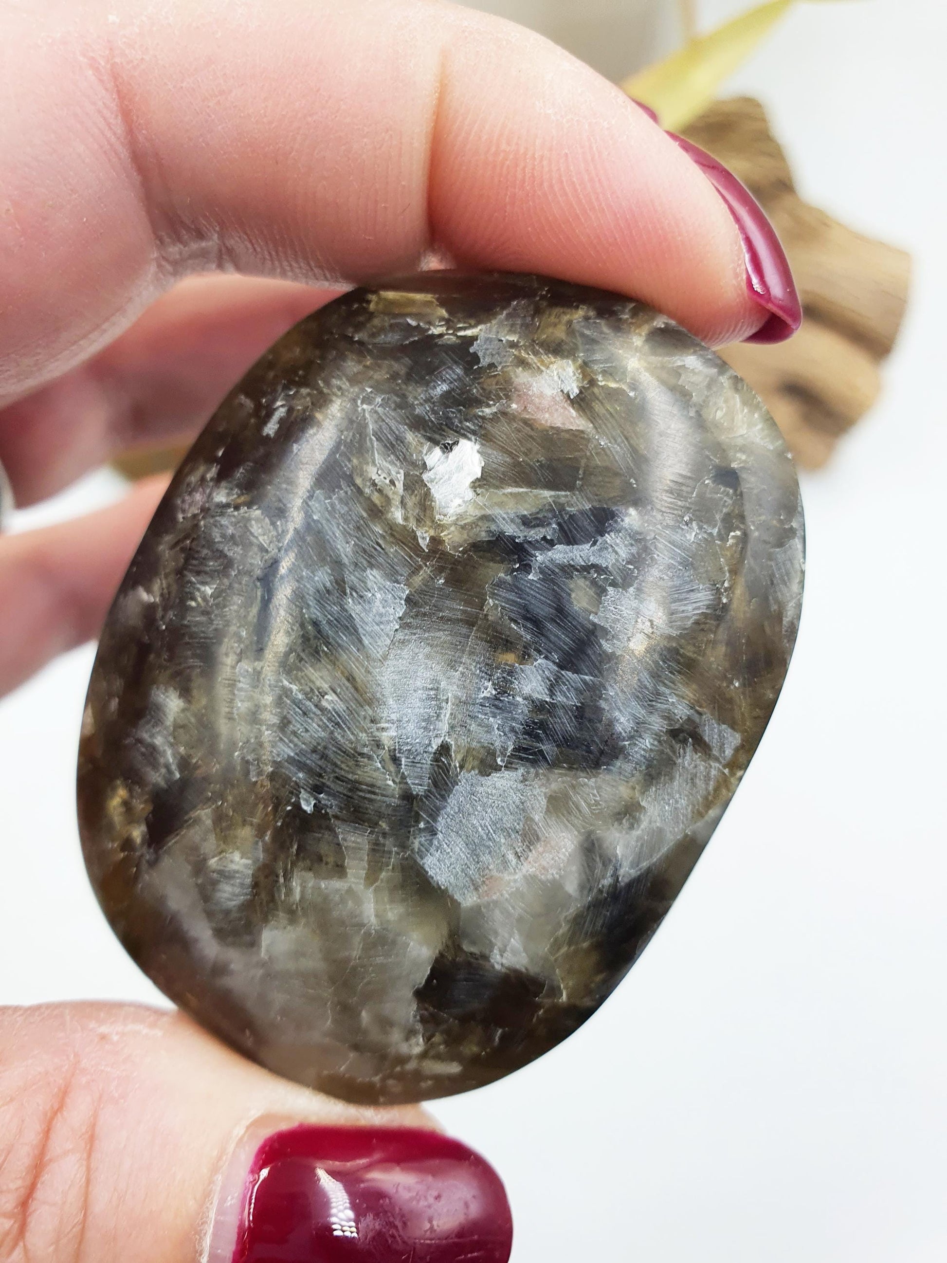 Muscovite (Golden Mica) Palm / Muscovite (Golden Mica) Palmstone / Golden Lepidolite Palm / Meditation Palm - 90g