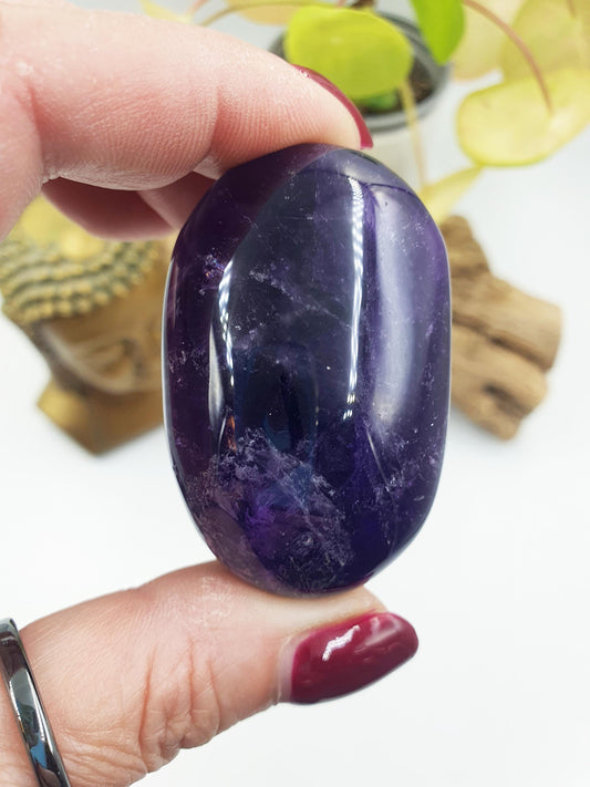 Amethyst Palm / Amethyst Palm Stone / Amethyst Pocket Stone / Crystal Healing / Meditation Palm - 75g
