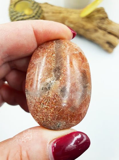 High Grade Super Flashy Sunstone Palm / Sunstone Palm Stone / Sunstone Palm / Meditation Palm / Reiki Crystal Palm - 40g