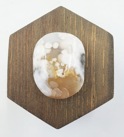 Cute Little Flower Agate Palm / Sakura Palm / Sakura Palm Stone / Flower Agate Palm Stone / Healing Palmstone / Meditation Palm - 62g