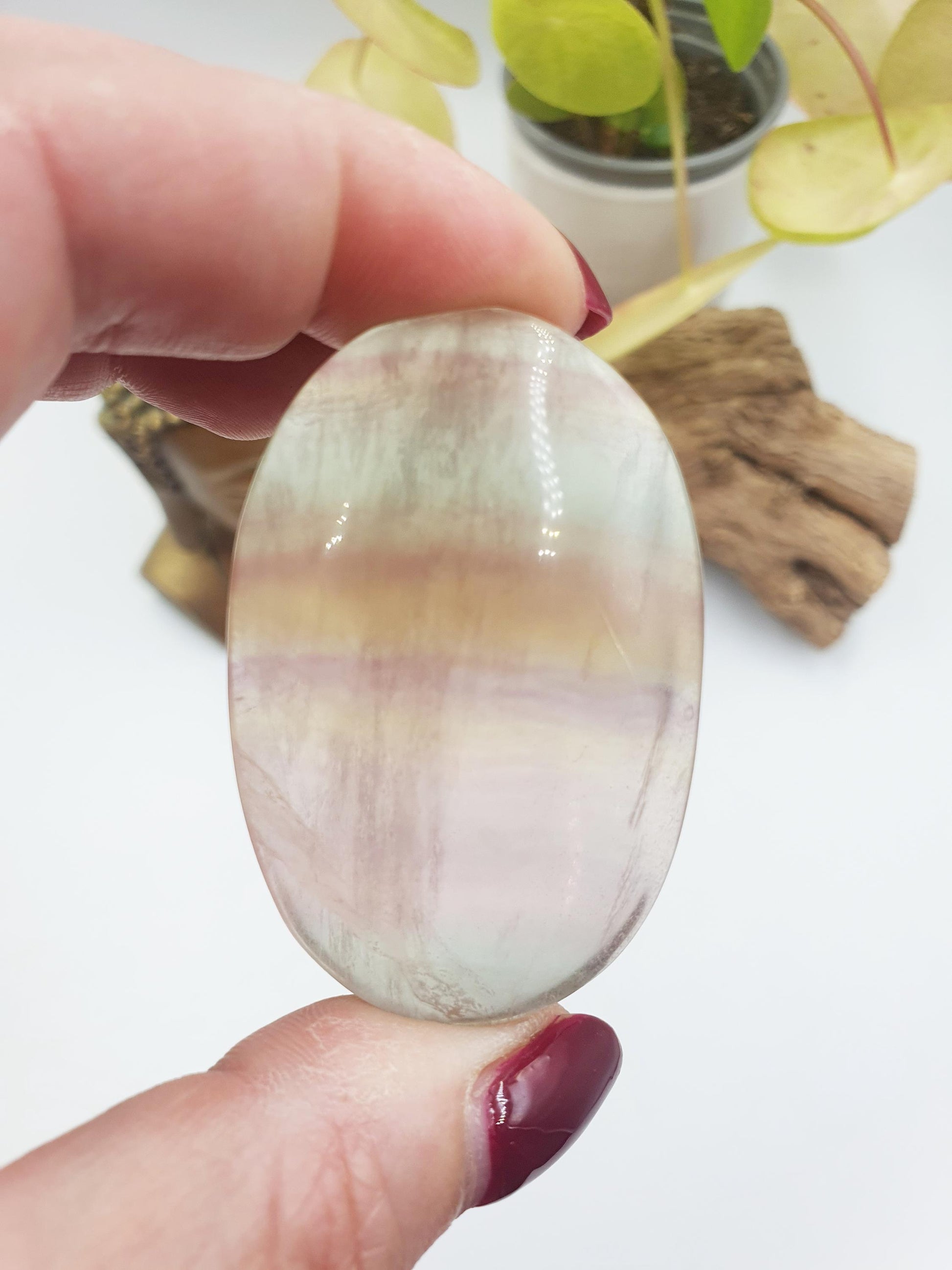 Cute Candy Fluorite Palm / Fluorite Palm / Fluorite Palmstone / Meditation Palm / Reiki Crystal - 60g