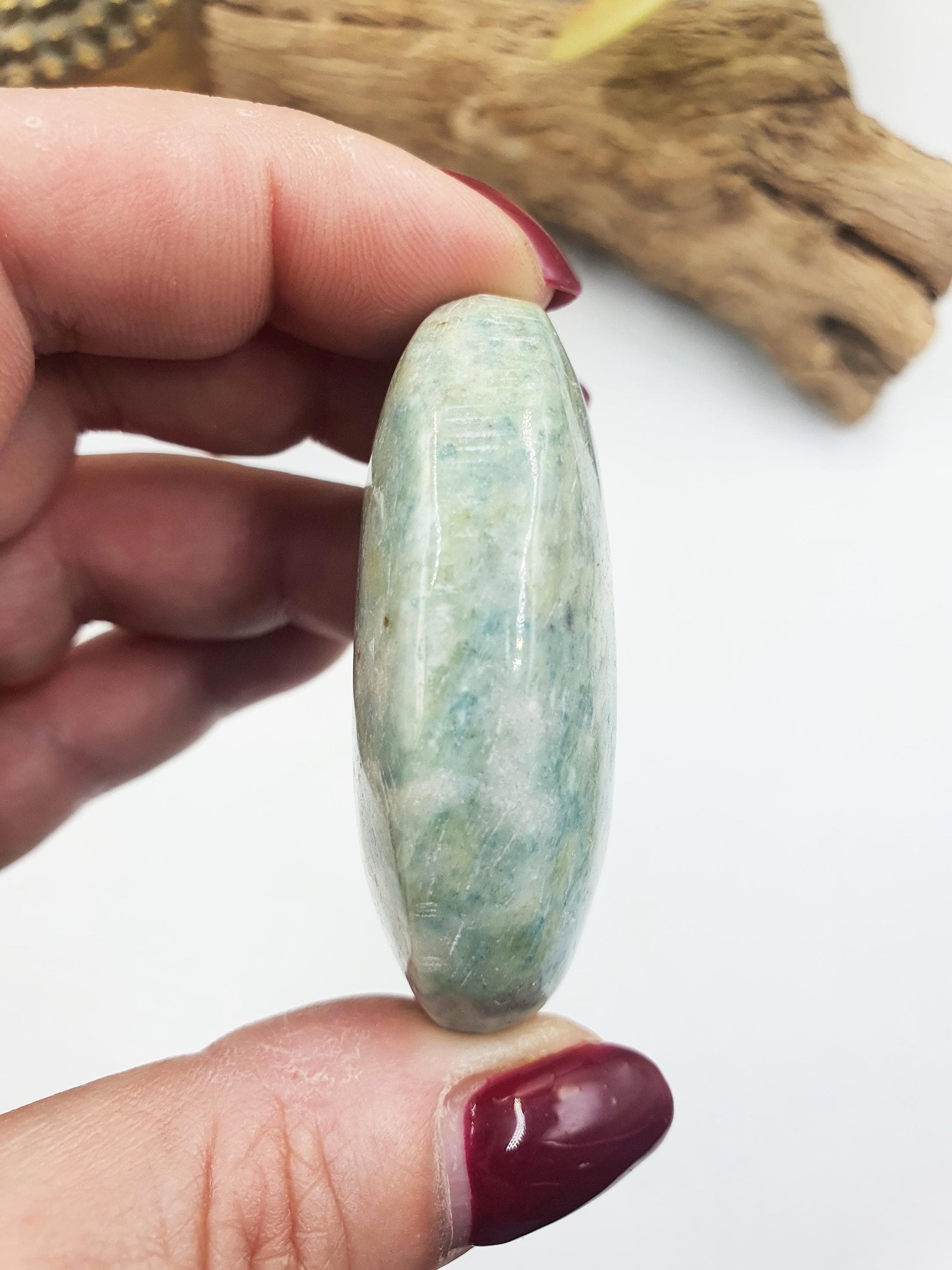Hackmanite Palm / Hackmanite Palm Stone / Hackmanite Meditation Palm / Pink UV Reactive Palm / Reiki Crystal Palm - 75g