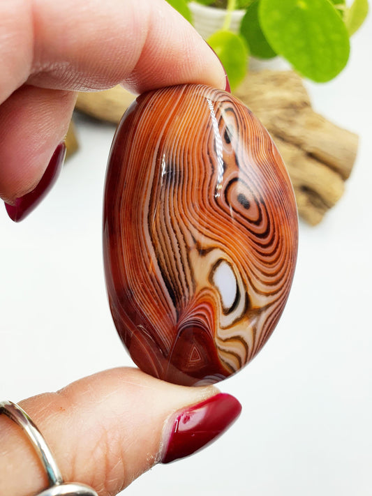 Beautiful Sardonyx Palm / Sardonyx Palm Stone / Healing Palm / Meditation Palm / Reiki Crystal Palm - 60g
