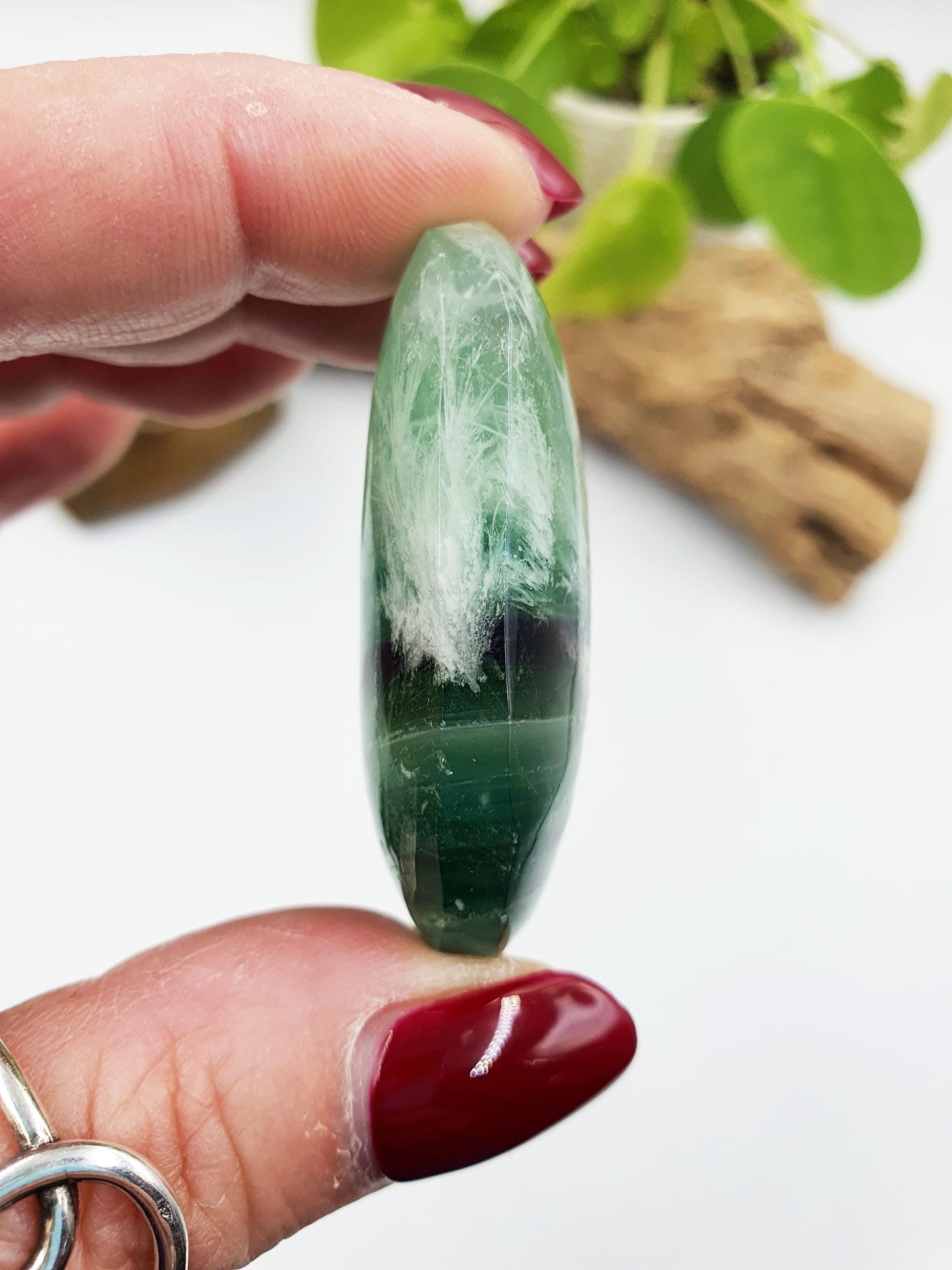 Cute Feather Fluorite Palm with rainbow / Fluorite Palm Stone / Purple and Green Fluorite Palm Stone / Meditation Palm - 45g
