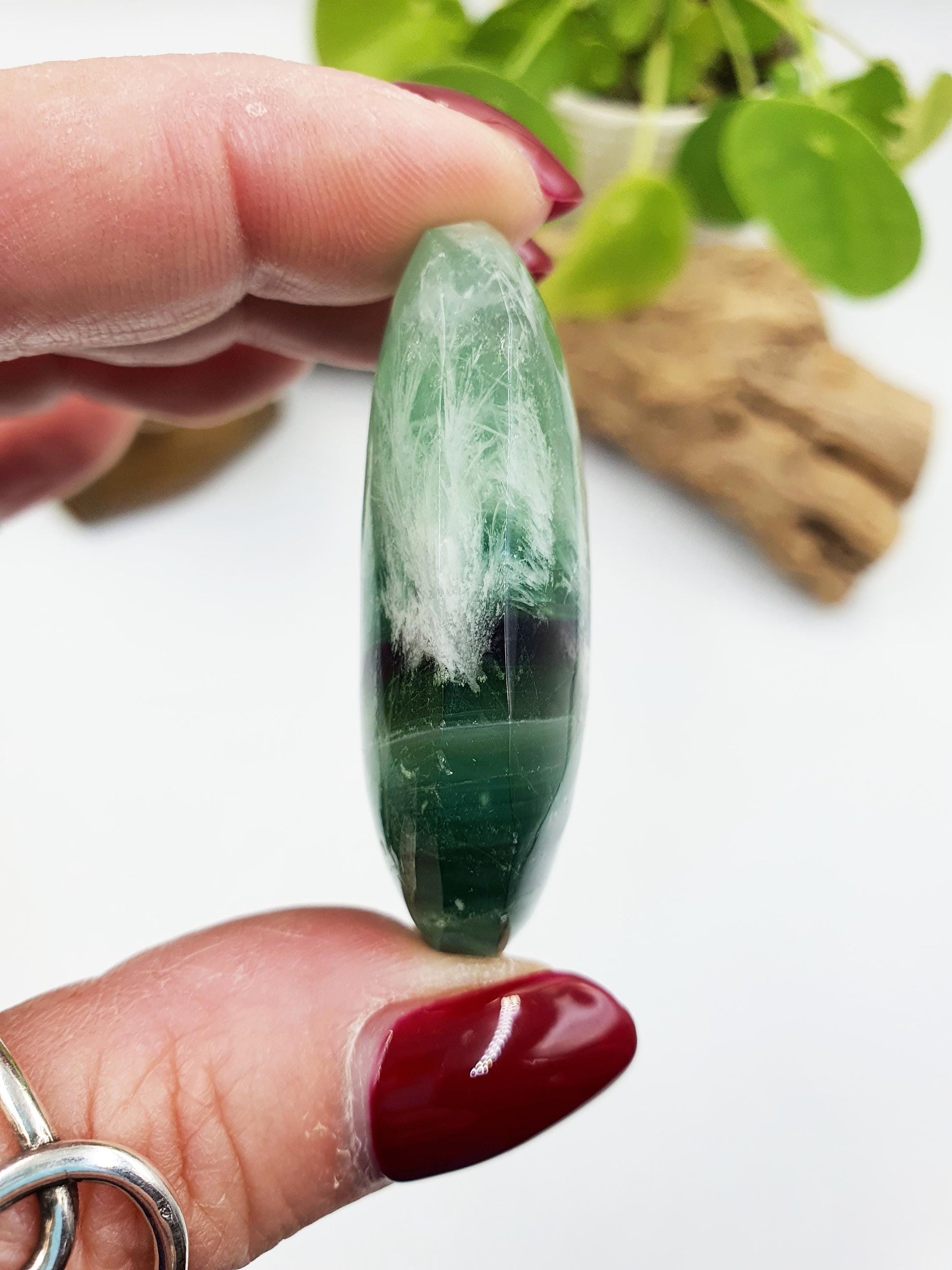 Cute Feather Fluorite Palm with rainbow / Fluorite Palm Stone / Purple and Green Fluorite Palm Stone / Meditation Palm - 45g