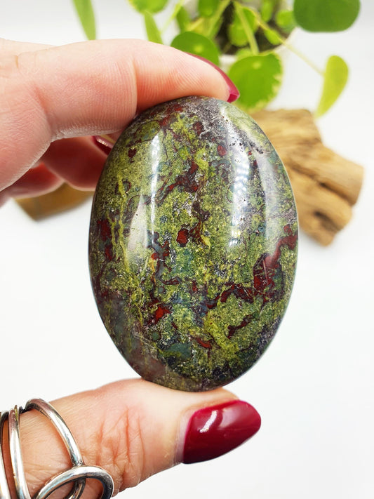 Dragon's Blood Palm / Dragon Blood Palm Stone / Dragon Blood Meditation Palm - 115g