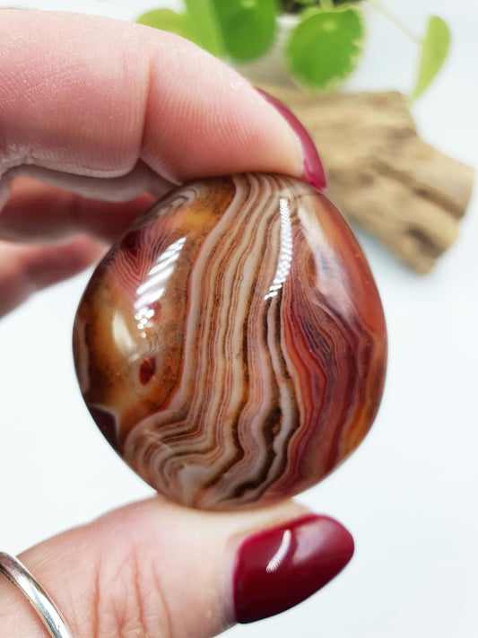 Beautiful Sardonyx Palm / Sardonyx Palm Stone / Healing Palm / Meditation Palm / Reiki Crystal Palm - 50g