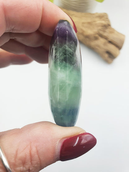 Feather Fluorite Palm / Feather Fluorite Palm Stone / Fluorite Palmstone / Meditation Palm - 60g