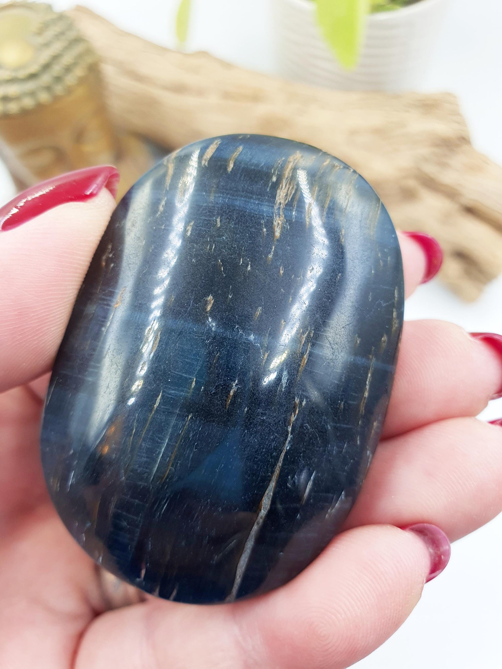 Flashy Blue Tiger's Eye Palm / Blue Tiger Eye Palm Stone / Pocket Crystal / Meditation Palm - 90g