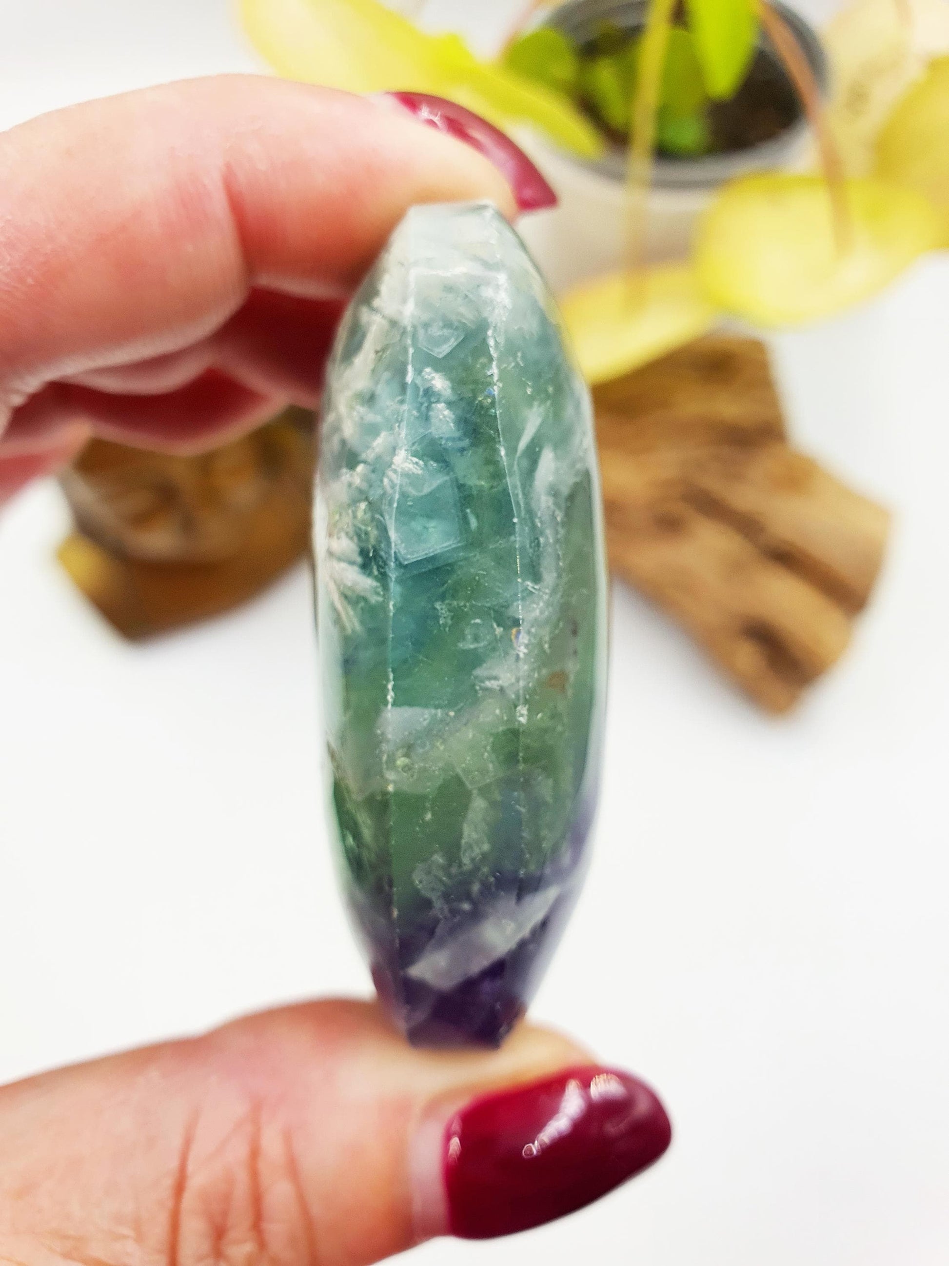 Feather Fluorite Palm / Feather Fluorite Palm Stone / Fluorite Palmstone / Meditation Palm - 100g