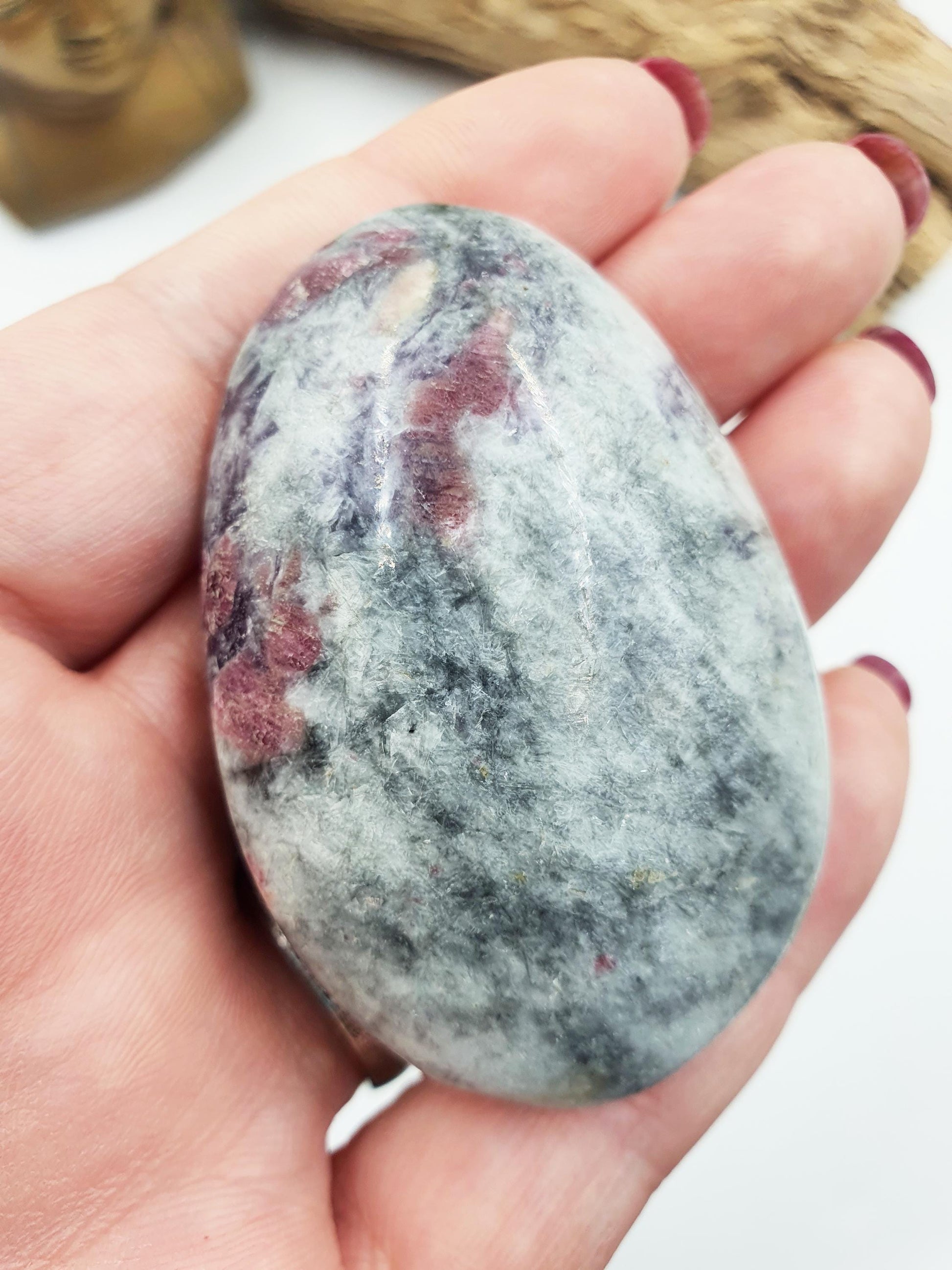 Beautiful Unicorn Stone Palm / Unicorn Palm Stone / Pegmatite Palm / Pocket Crystal / Meditation Palm / Reiki Crystal Palm - 75g