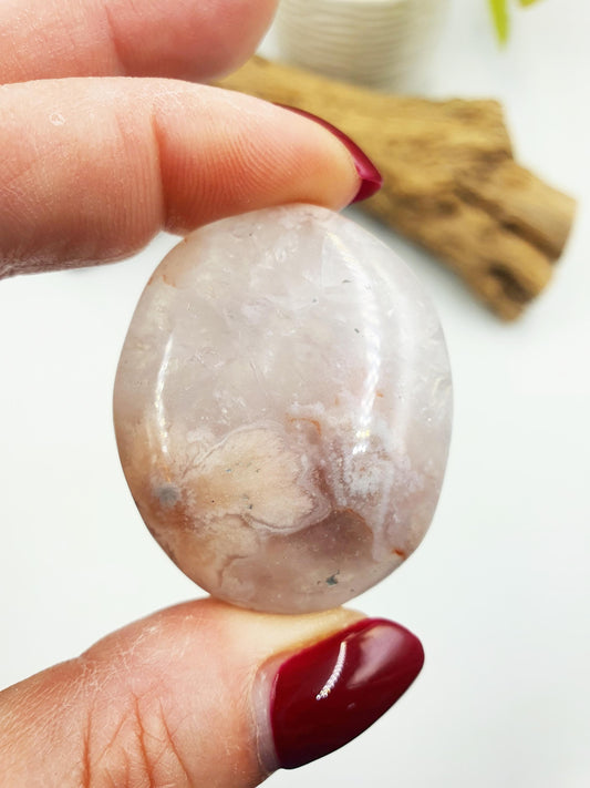 Pink Amethyst Palm / Pink Amethyst Palm Stone / Pocket Crystal / Meditation Palm - 35g
