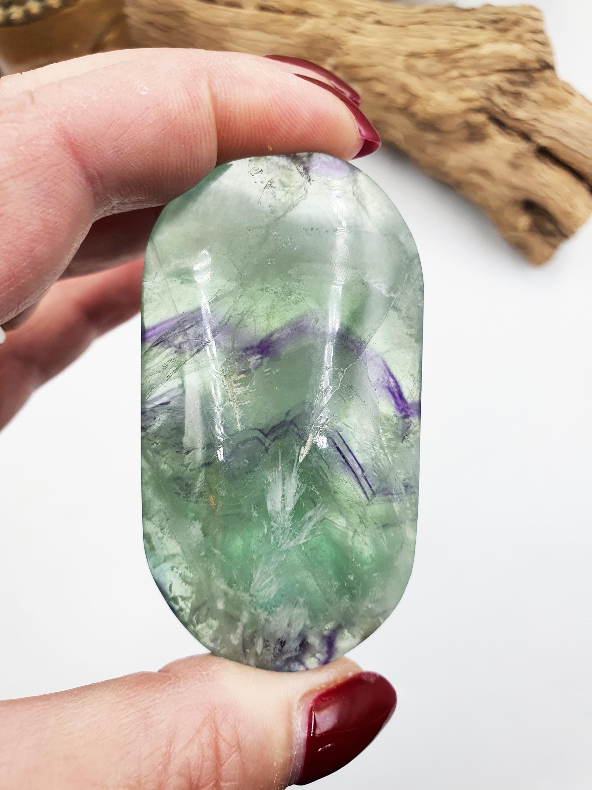 Pretty Fluorite Palm / Feather Fluorite Palm Stone / Fluorite Palmstone / Meditation Palm - 105g