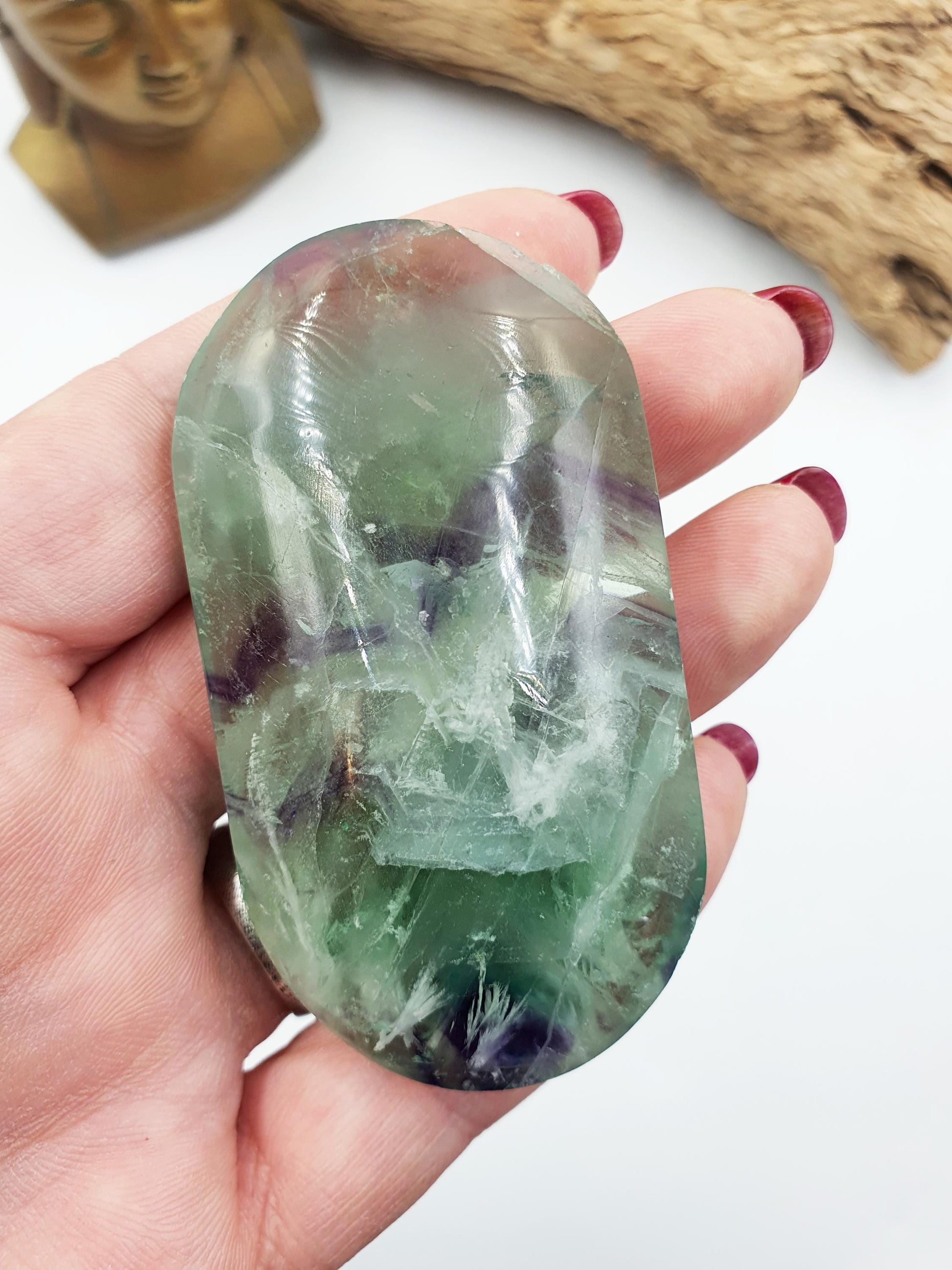 Pretty Fluorite Palm / Feather Fluorite Palm Stone / Fluorite Palmstone / Meditation Palm - 105g