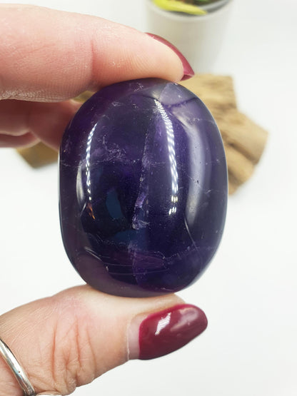 Amethyst Palm / Amethyst Palm Stone / Amethyst Pocket Stone / Crystal Healing / Meditation Palm - 75g