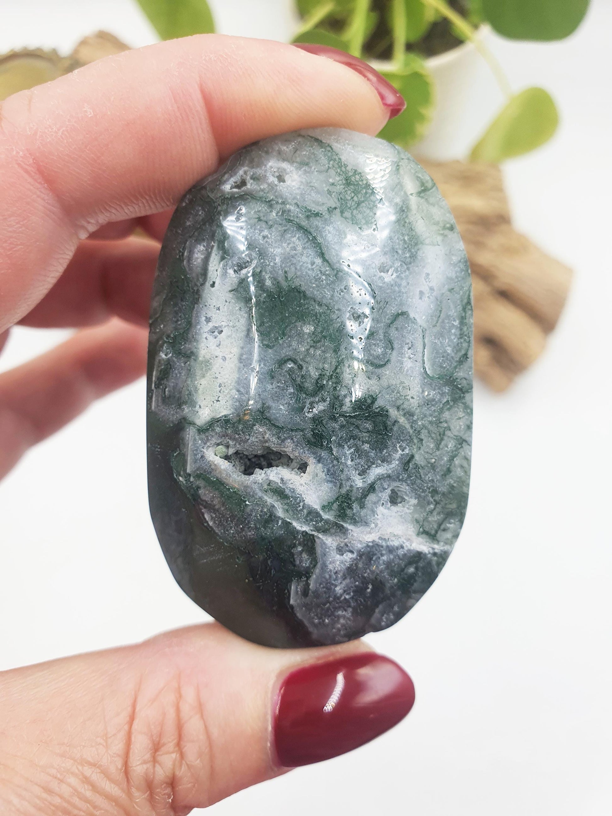 Drusy Moss Agate Palm / Moss Agate Palm Stone / Meditation Palm / Reiki Crystal Palm - 80g