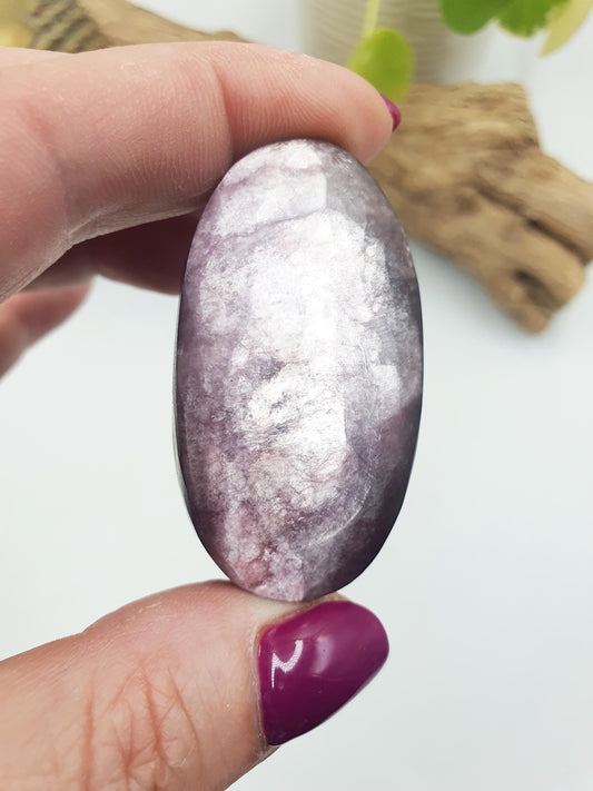 High Grade Purple Mica Palm / Purple Mica Palm Stone / Lepidolite Palm / Meditation Palm / Reiki Crystal Palm - 40g