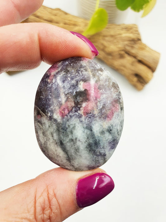 Pretty Little Unicorn Stone Palm / Unicorn Palm Stone / Pegmatite Palm / Pocket Crystal / Meditation Palm / Reiki Crystal Palm - 55g
