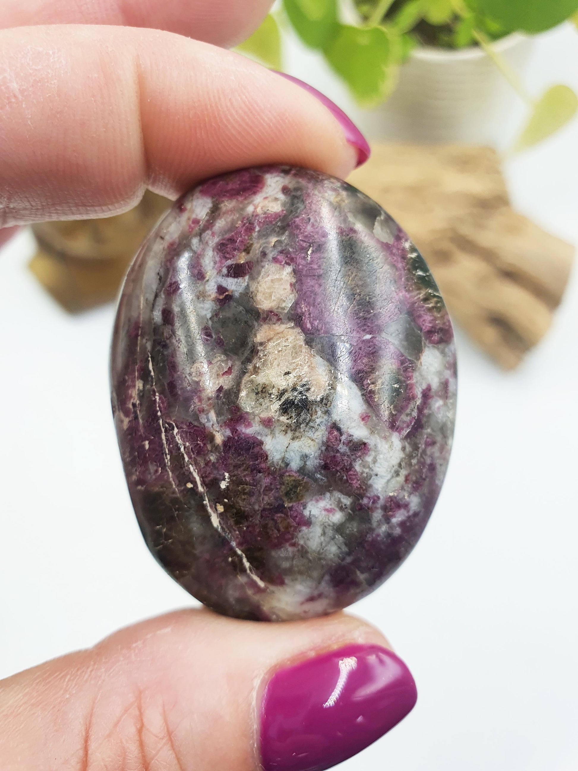 Cute Little Plum Tourmaline Palm / Plum Blossom Tourmaline Palm Stone / Pocket Stone / Meditation Palm - 55g