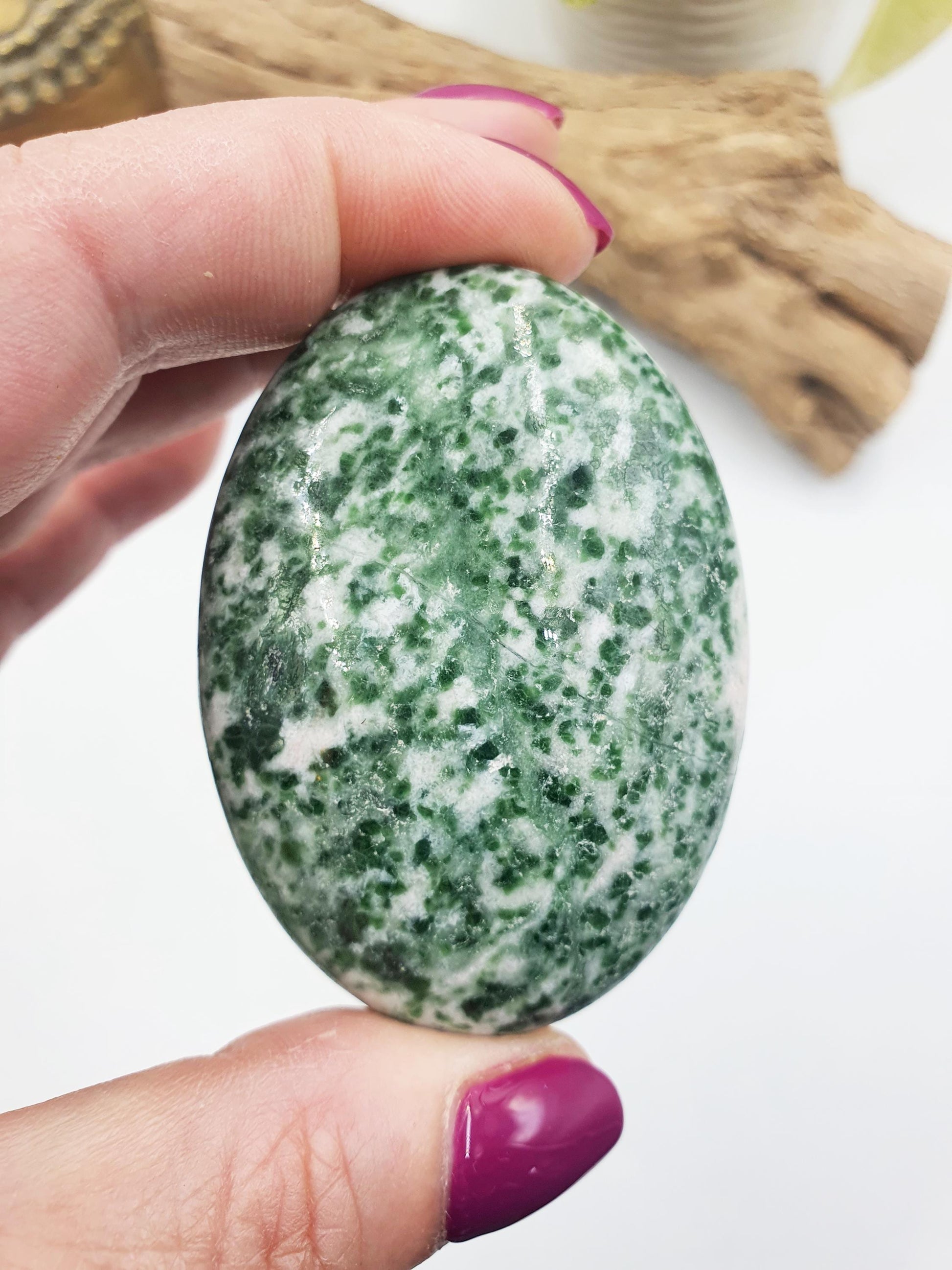 Tree Agate Palm / Tree Agate Palm Stone / Grass Agate Palm / Reiki Crystal Palm / Meditation Palm - 95g