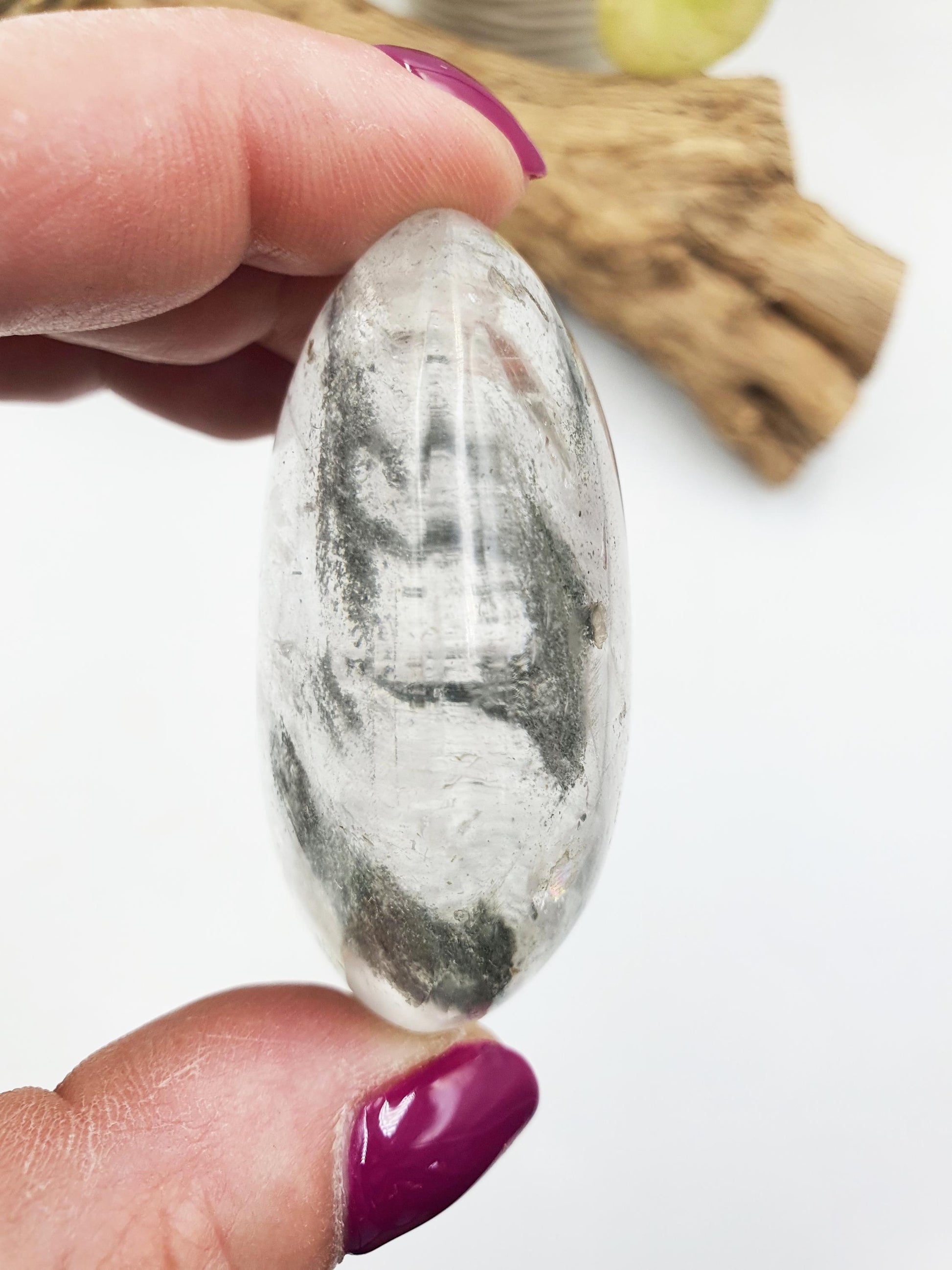 Clear Quartz Palm with unique and shimmering inclusions / Clear Quartz Palm Stone / Meditation Palm / Reiki Crystal Palm - 90g
