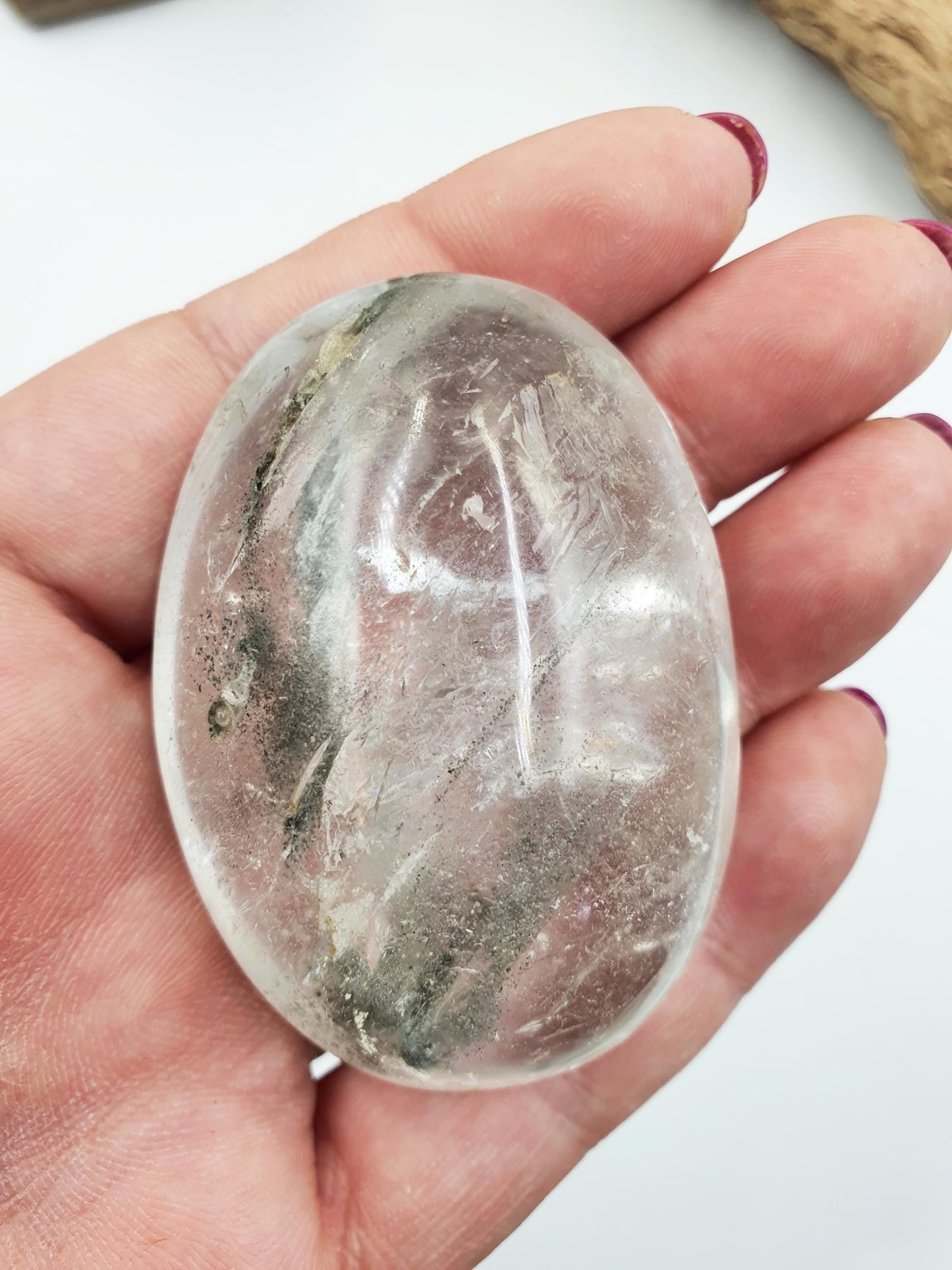 Clear Quartz Palm with unique and shimmering inclusions / Clear Quartz Palm Stone / Meditation Palm / Reiki Crystal Palm - 90g