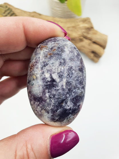 Sparkly Unicorn Stone Palm / Unicorn Palm Stone / Pegmatite Palm / Pocket Crystal / Meditation Palm - 55g